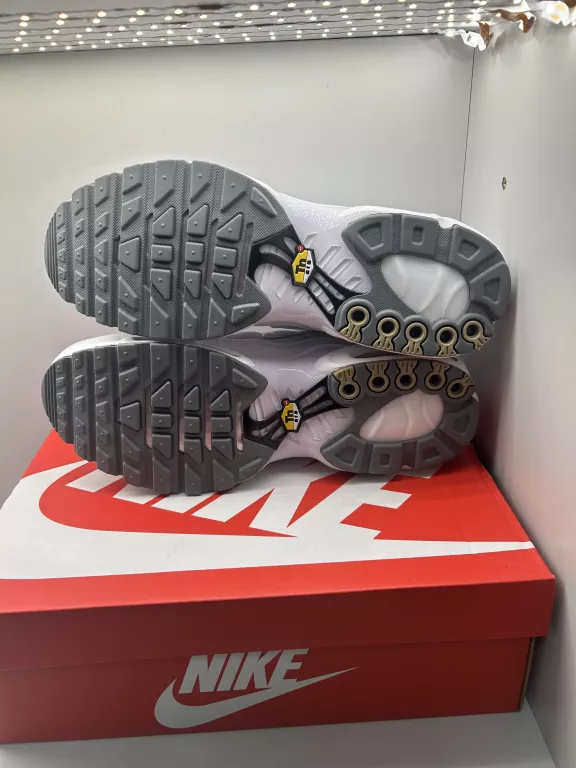 BUTY NIKE AIR MAX PLUS 604133139 R.44,5