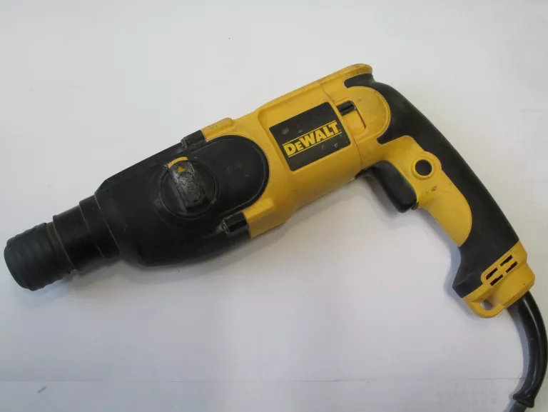 MŁOTOWIERTARKA DEWALT D25013