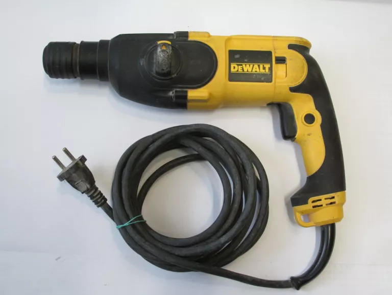 MŁOTOWIERTARKA DEWALT D25013