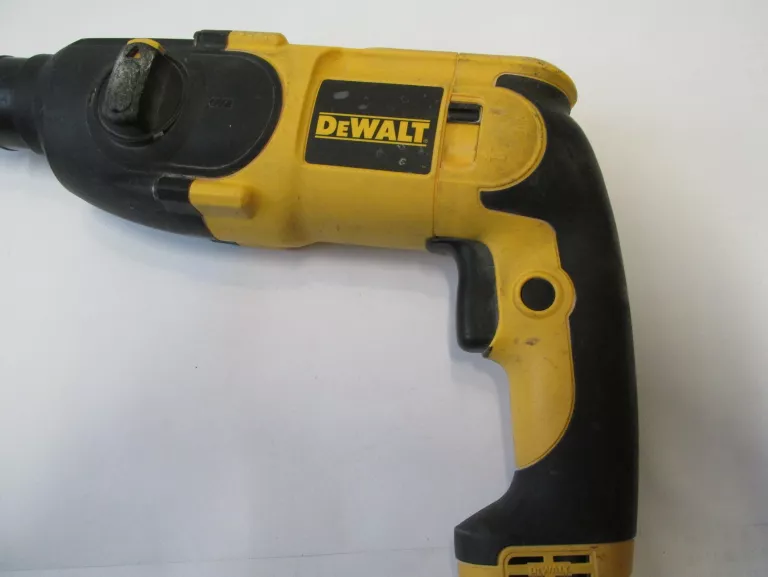 MŁOTOWIERTARKA DEWALT D25013