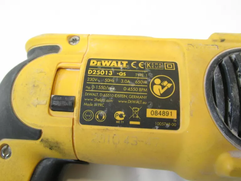 MŁOTOWIERTARKA DEWALT D25013