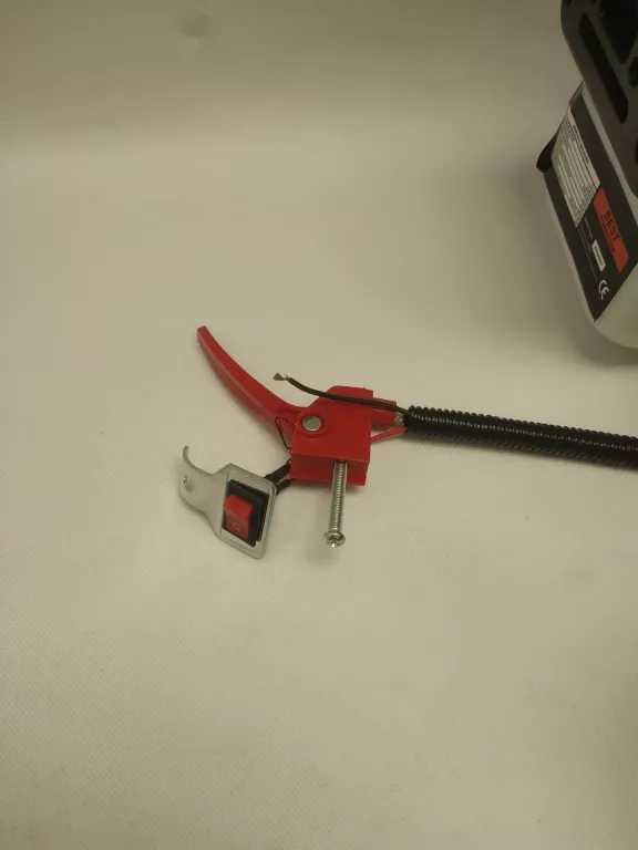 wiertnica-spalinowa-glebowa-do-ziemi-swider-spalinowy-moc-silnika-spalinowego-630