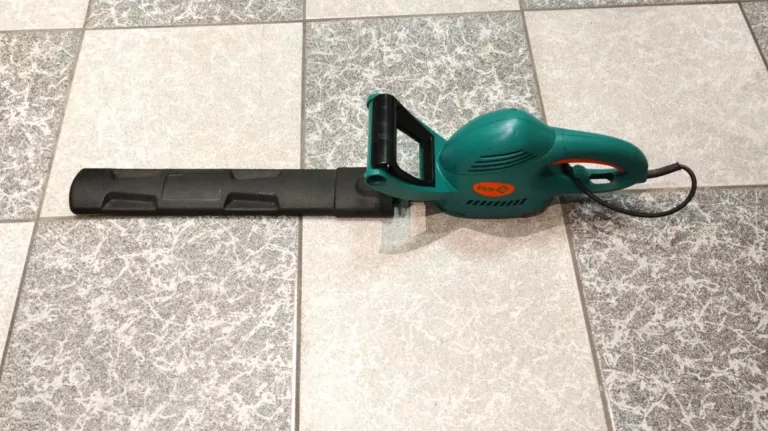 NOŻYCE DO ŻYWOPŁOTU FLO 520W