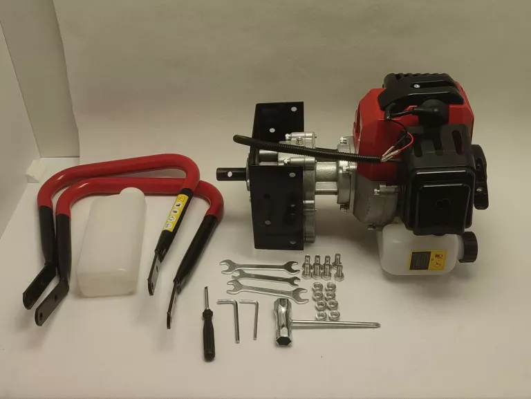 wiertnica-spalinowa-glebowa-do-ziemi-swider-spalinowy-alwojska-polskiego-71-olsztyn