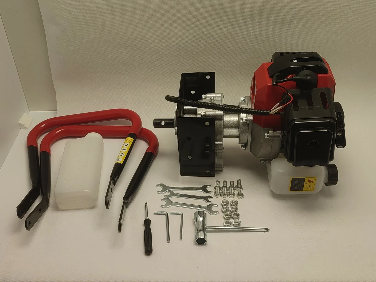 wiertnica-spalinowa-glebowa-do-ziemi-swider-spalinowy-alwojska-polskiego-71-olsztyn