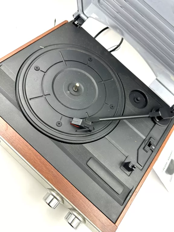 GRAMOFON SOUNDMASTER PL186