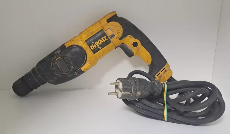 MŁOTOWIERTARKA DEWALT D25013