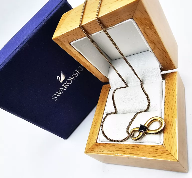 NASZYJNIK Z ZAWIESZKĄ Z KRYSZTAŁAMI SWAROVSKI + PUDEŁKO