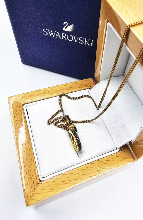 NASZYJNIK Z ZAWIESZKĄ Z KRYSZTAŁAMI SWAROVSKI + PUDEŁKO