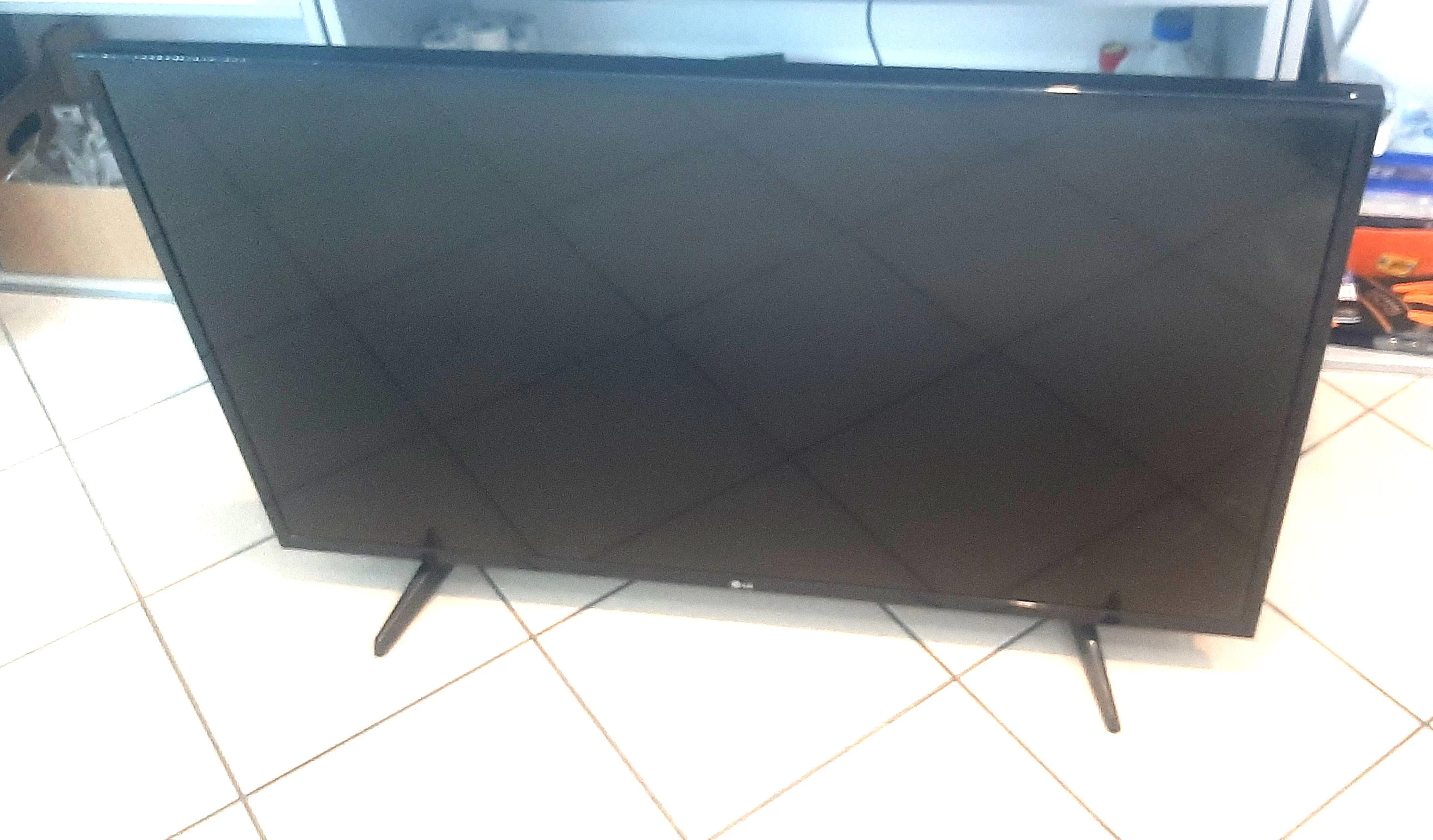 telewizor-lg-lh570v-43-2-piloty-smart-tv-ciemny-ekran-ean-gtin-8806091636959