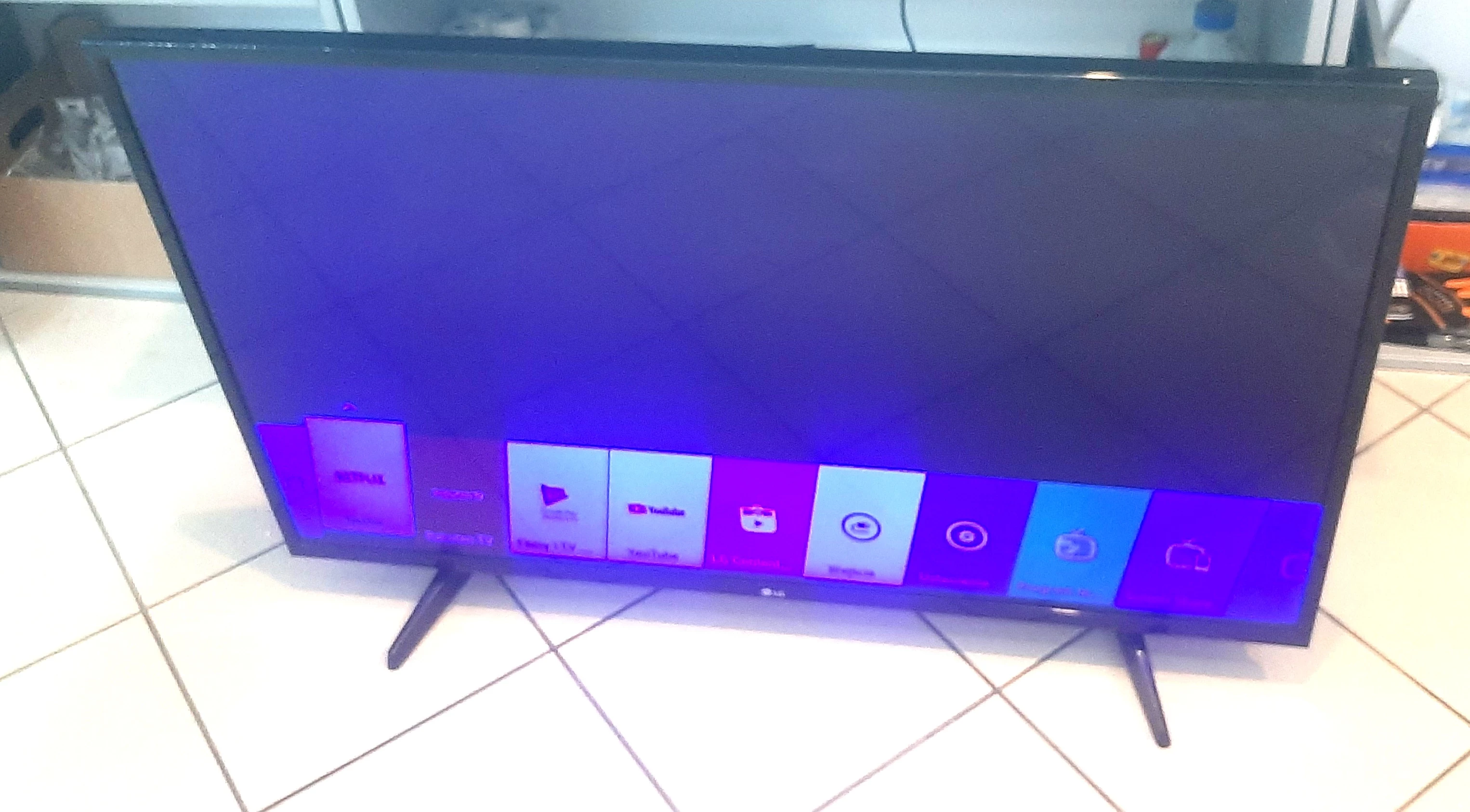 telewizor-lg-lh570v-43-2-piloty-smart-tv-ciemny-ekran-armii-krajowej-1a-goldap