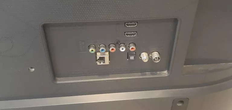TELEWIZOR LG LH570V 43 + 2 PILOTY SMART TV CIEMNY EKRAN