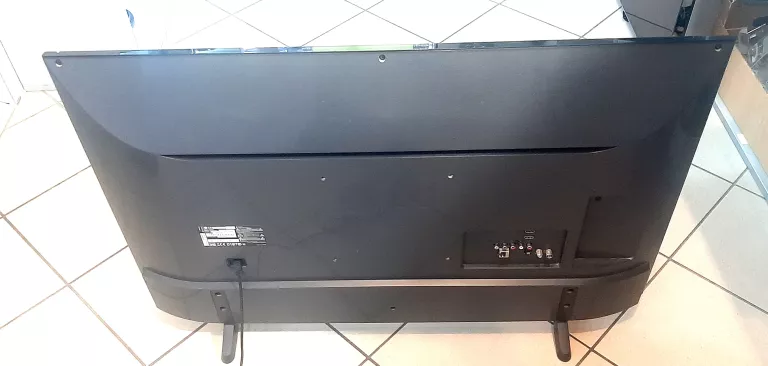 TELEWIZOR LG LH570V 43 + 2 PILOTY SMART TV CIEMNY EKRAN