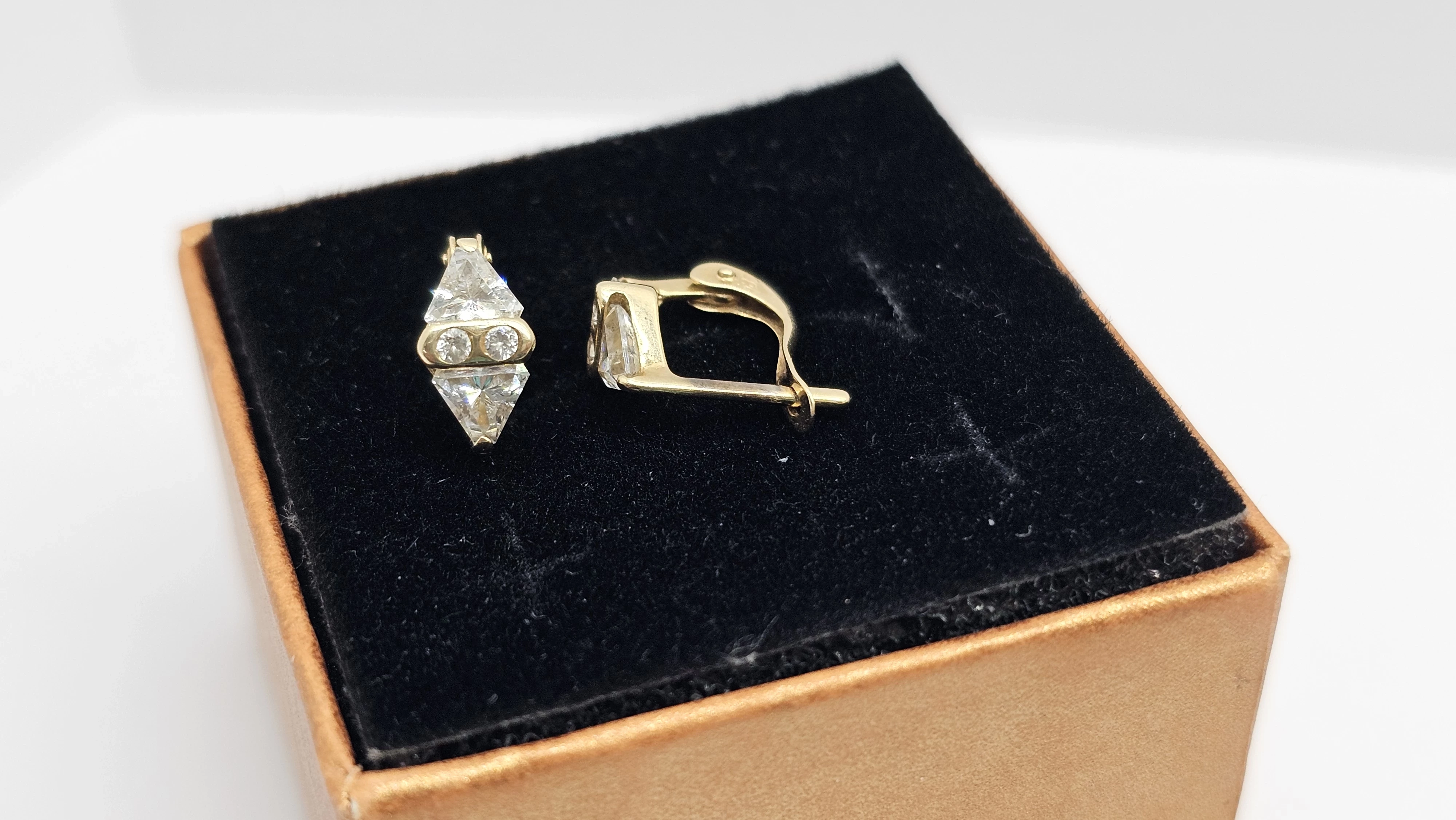 wyrob-jubilerski-kolczyki-p585-od-lombard-trzebnica-henryka-poboznego-26e-trzebnica