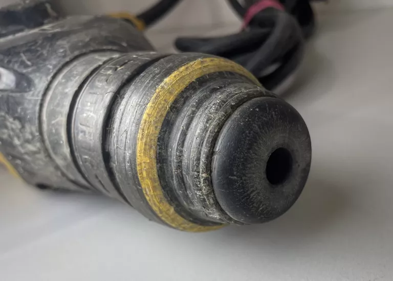 MŁOTOWIERTARKA DEWALT D25103 680W