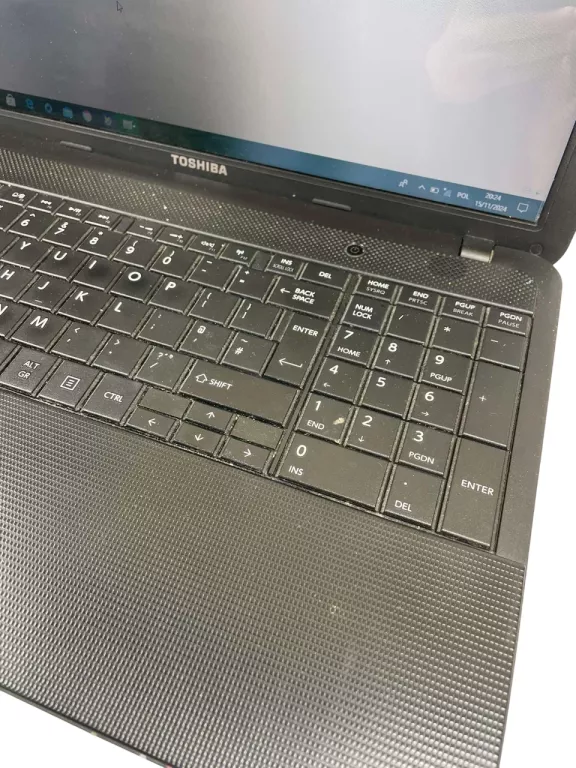 LAPTOP TOSHIBA C850D + ZASILACZ 15,60 " AMD E1 6/300GB WINDOWS 10 HOME
