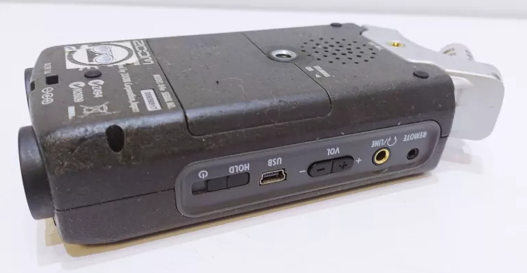 ZOOM H4N - 4-ŚCIEŻKOWY, PRZENOŚNY REJESTRATOR CYFROWY