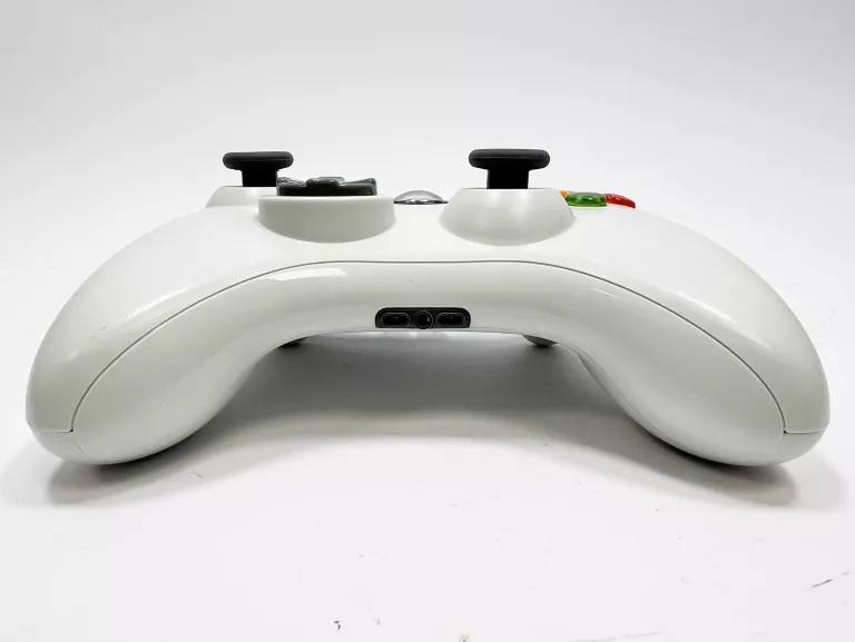 PAD DO XBOXA 360 PRZEWODOWY (NIEORYGINALNY)