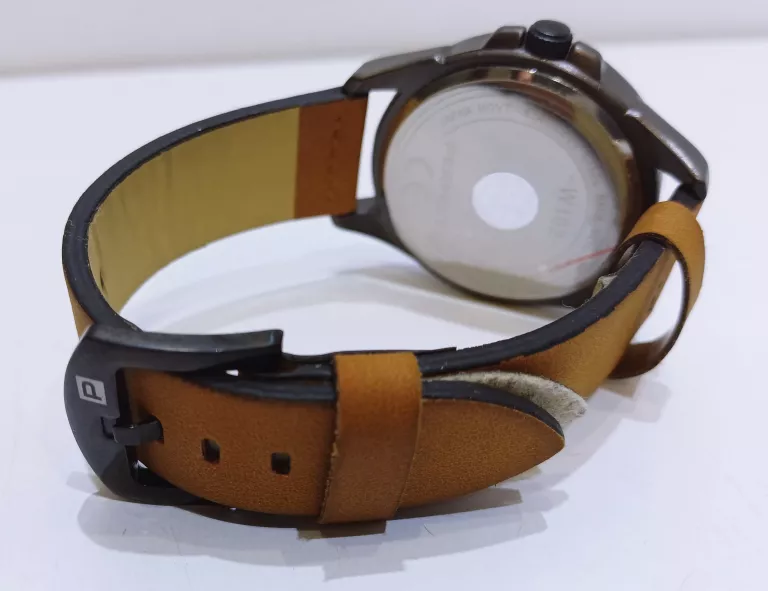 zegarek-meski-perfect-adventure-w102-ksztalt-koperty-129223-2