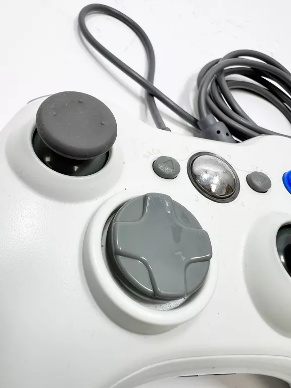 PAD DO XBOXA 360 PRZEWODOWY (NIEORYGINALNY)