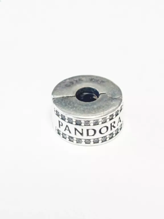 KLIPS PANDORA - LŚNIĄCE PASMA PAVÉ I LOGO 799042C01