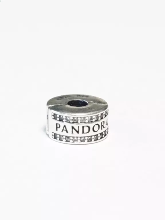 KLIPS PANDORA - LŚNIĄCE PASMA PAVÉ I LOGO 799042C01