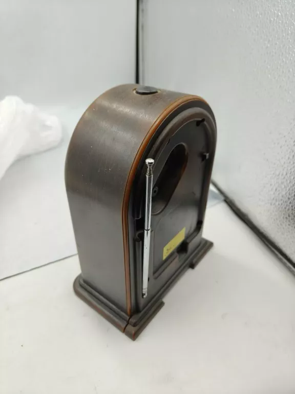 ZEGAR RETRO ELTA Z RADIEM
