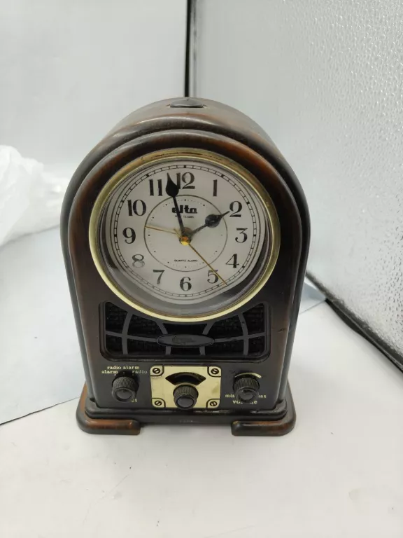 ZEGAR RETRO ELTA Z RADIEM