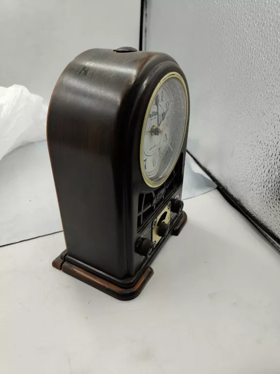 ZEGAR RETRO ELTA Z RADIEM