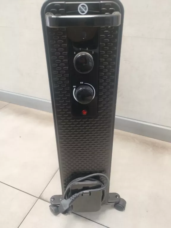 GRZEJNIK OLEJOWY CASTORAMA 3000 W CZARNY