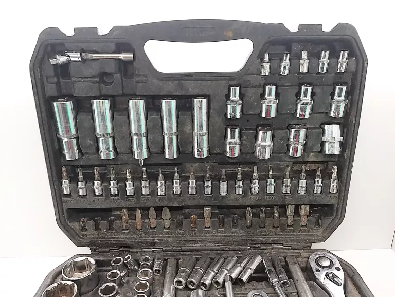 ZESTAW KLUCZY NEO TOOLS 110 PCS W WALIZCE