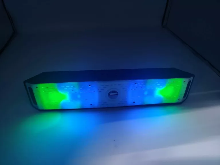 GŁOŚNIK BLUETOOTH E2366 ZMIENIAJĄCY KOLORY