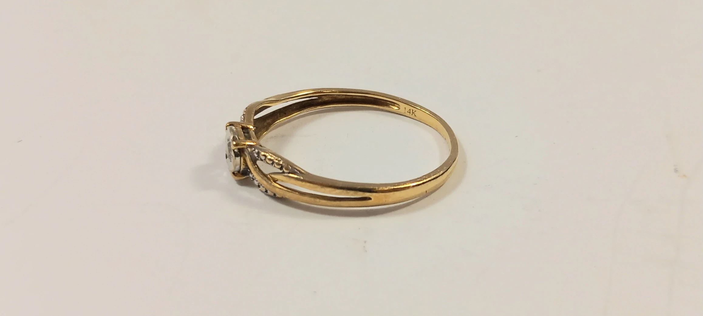 uzywany-pierscionek-z-dwukolorowego-zlota-z-diamentem-yes-illusion-r16-kolor-dominujacy-205826-225106