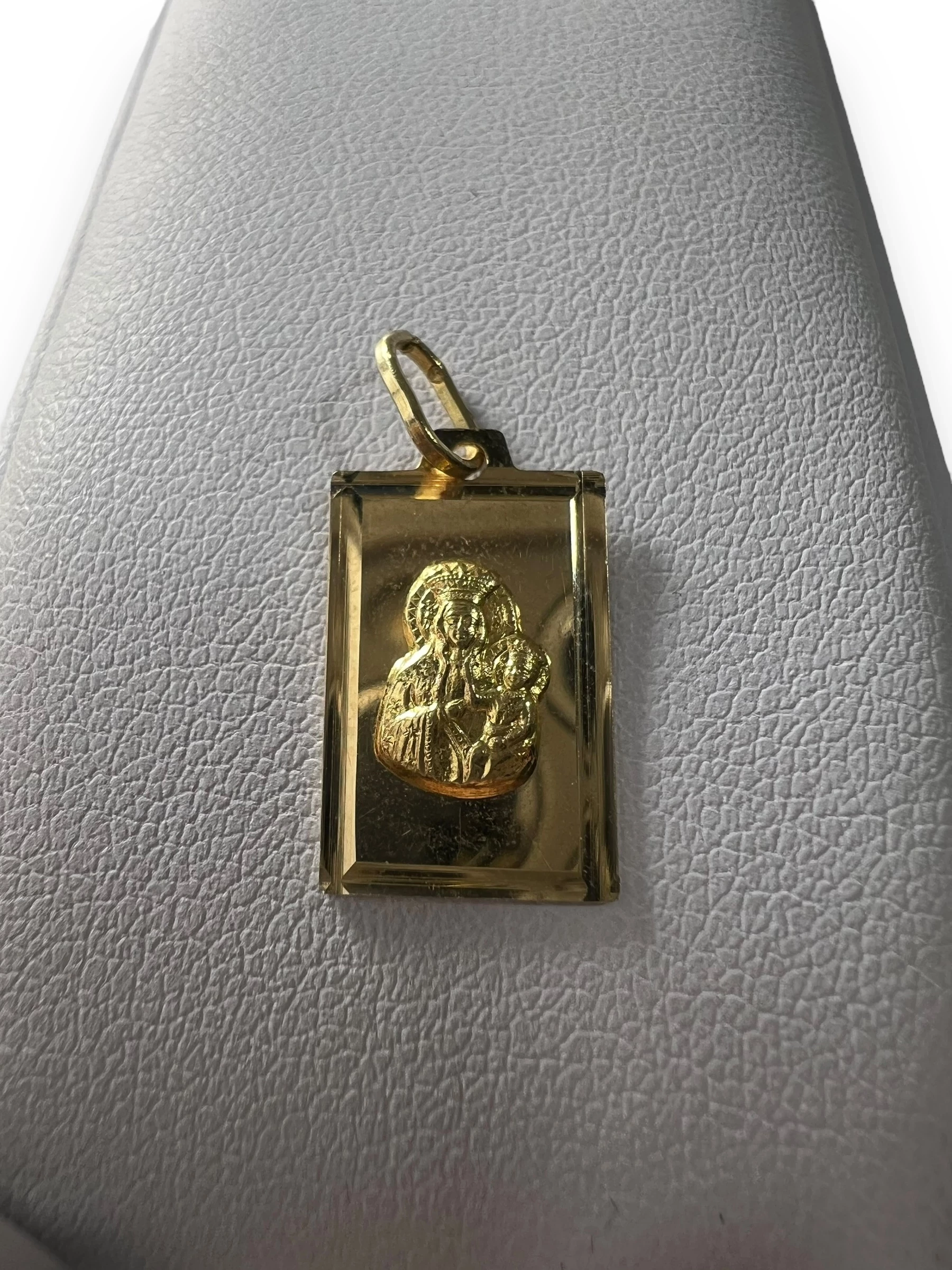 zloty-medalik-z-matka-boska-088g585-stan-11323-2