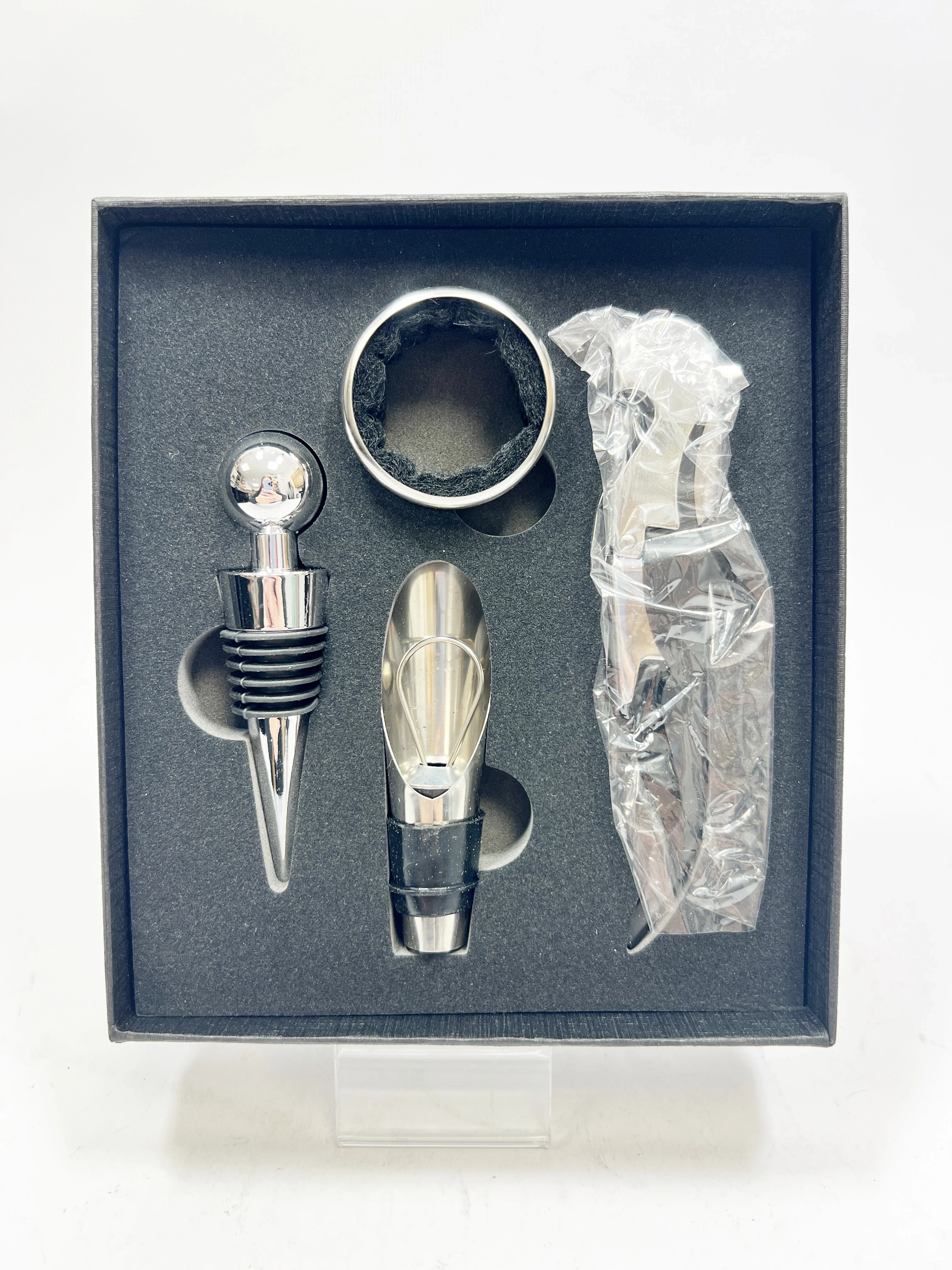 zestaw-akcesoriow-do-wina-ze-stali-nierdzewnej-ean-gtin-0651637712936