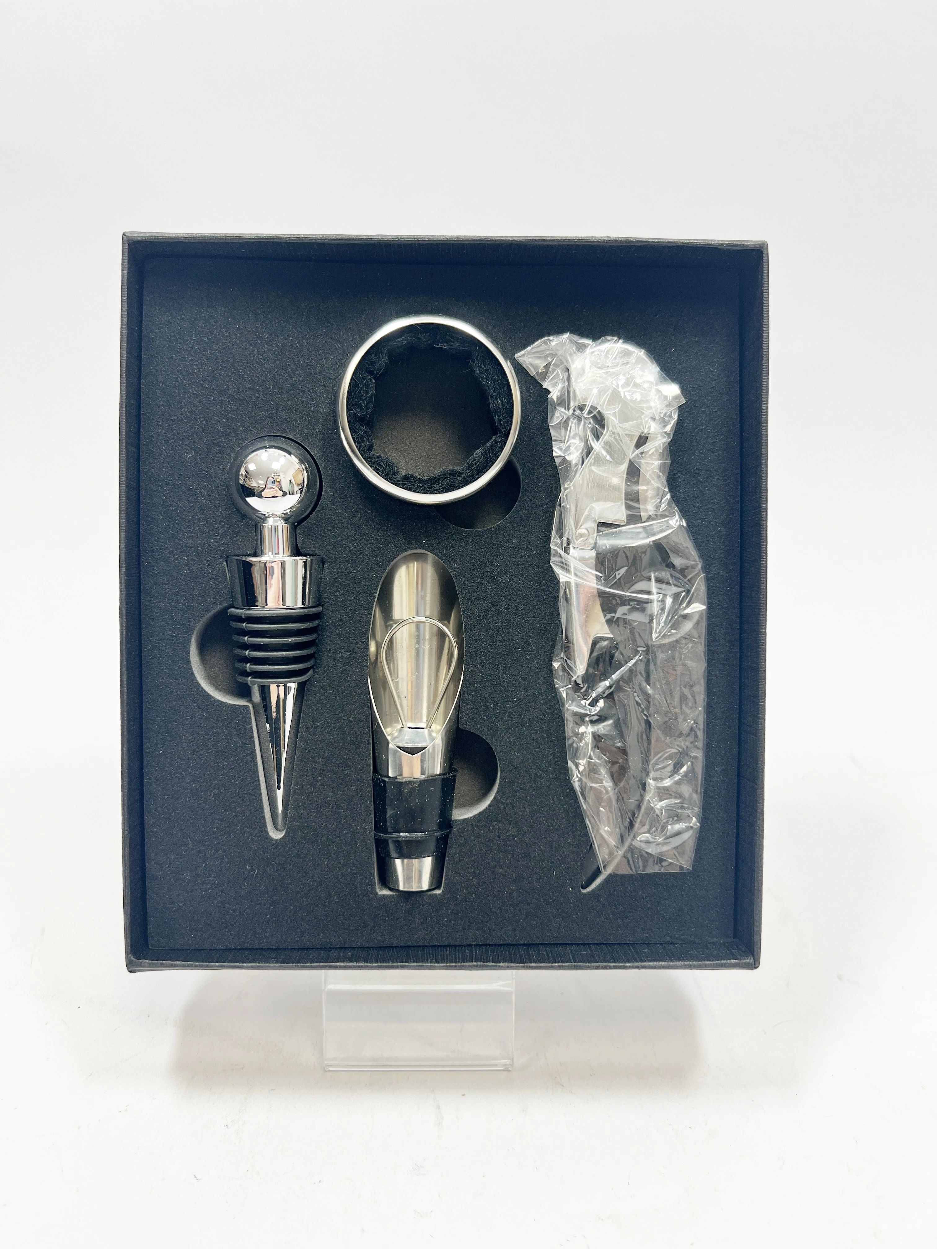 zestaw-akcesoriow-do-wina-ze-stali-nierdzewnej-drzymaly-55-lubin-sj