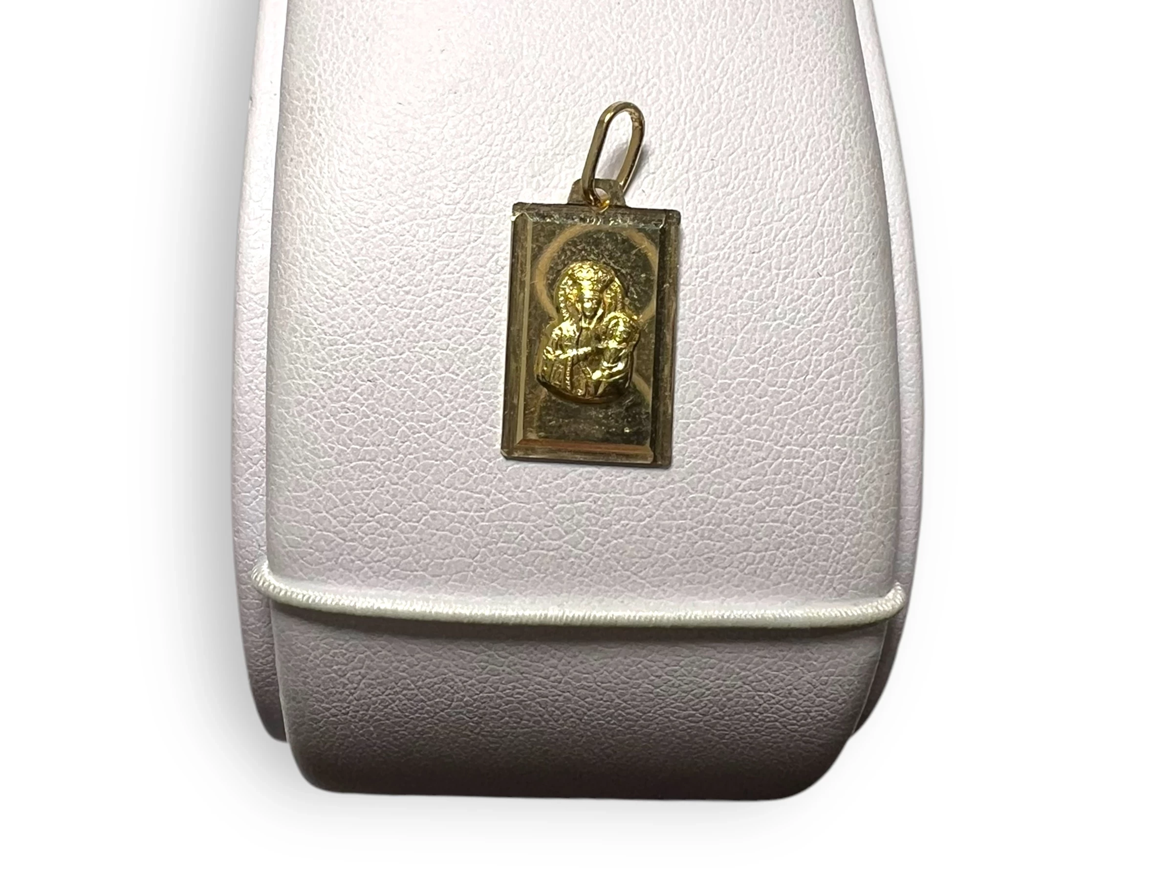 zloty-medalik-z-matka-boska-088g585-typ-129254-2