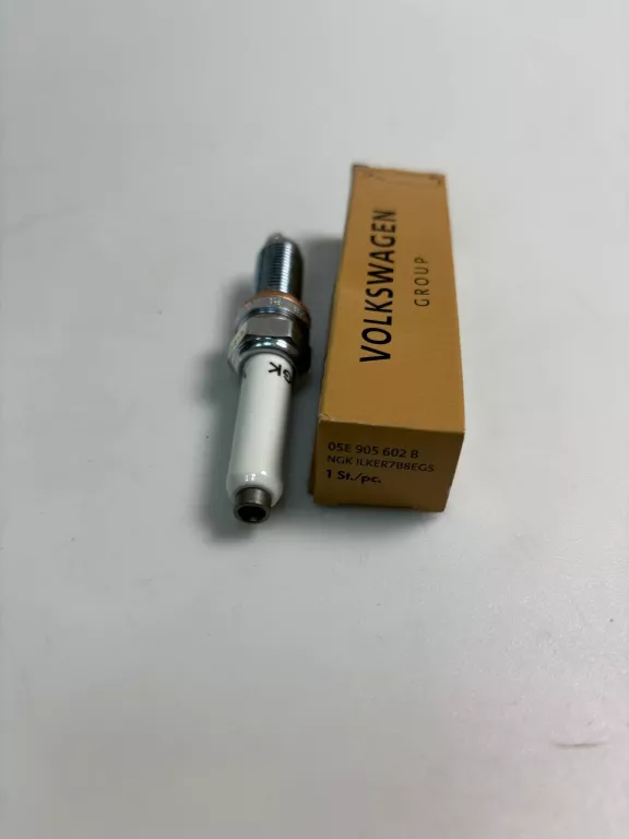 ŚWIECA ZAPŁONOWA VOLKSWAGEN 05E 905 602 B