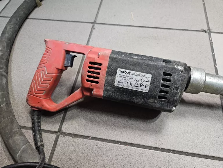 YATO YT-82600 WIBRATOR ZAGĘSZCZARKA DO BETONU 1200W + BUŁAWA 3M