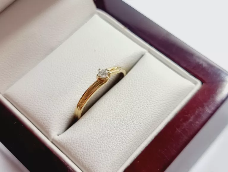 zloty-pierscionek-z-brylantem-w145-pr-585-pulawska-26-warszawa