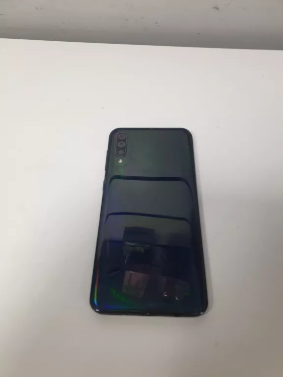 TELEFON SAMSUNG GALAXY A50 4/64GB DUAL SIM - PĘKNIĘTY WYŚWIETLACZ