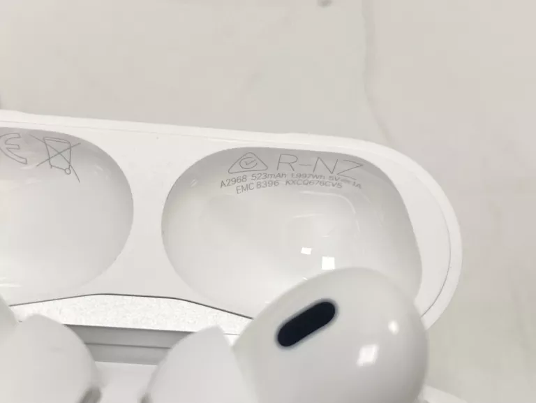 SŁUCHAWKI APPLE AIRPODS PRO (2ND GEN) KONTO ICLOUD