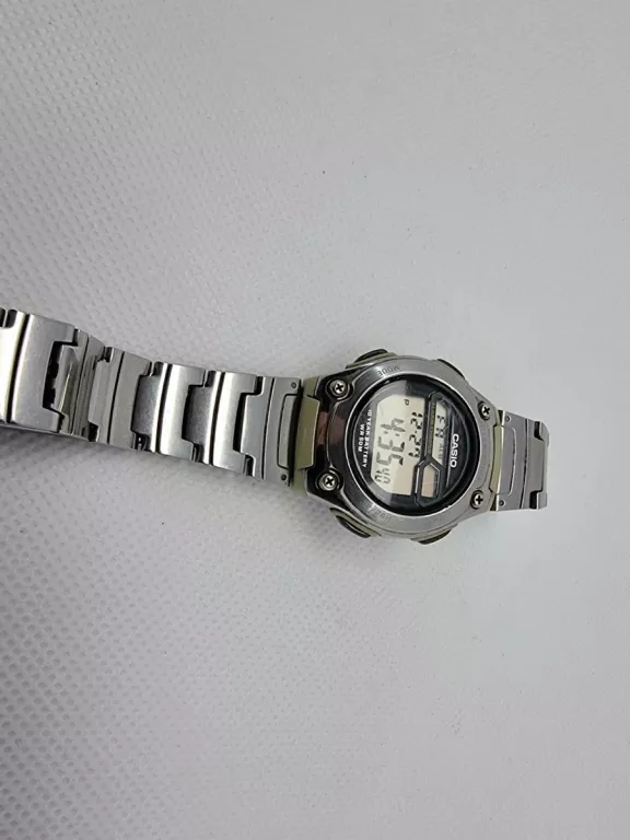 ZEGAREK CASIO W-211