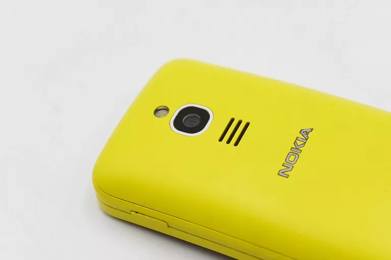 TELEFON KOMÓRKOWY NOKIA 8110 512 MB / 4 GB 4G (LTE) ŻÓŁTY