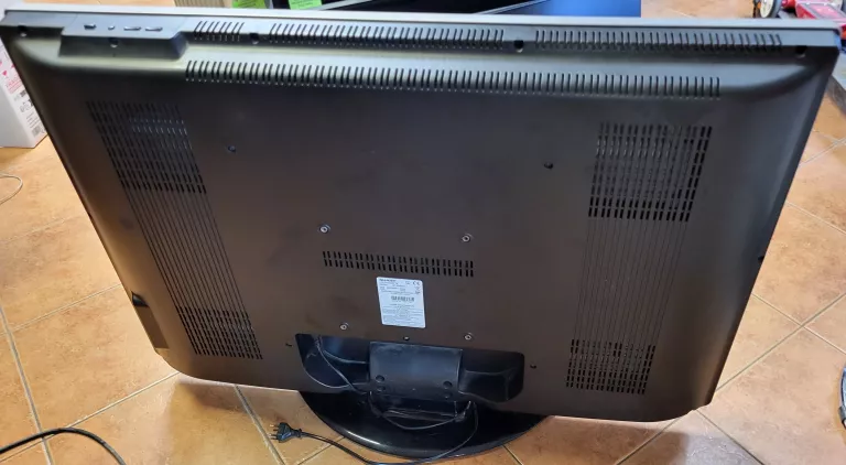 TELEWIZOR SHARP LC-42WD1E / PILOT