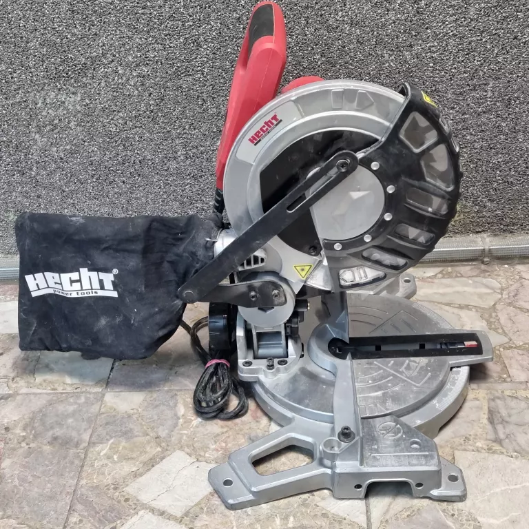 PIŁA UKOŚNICA Z LASEREM HECHT 813 - 210MM MOC 1400 W