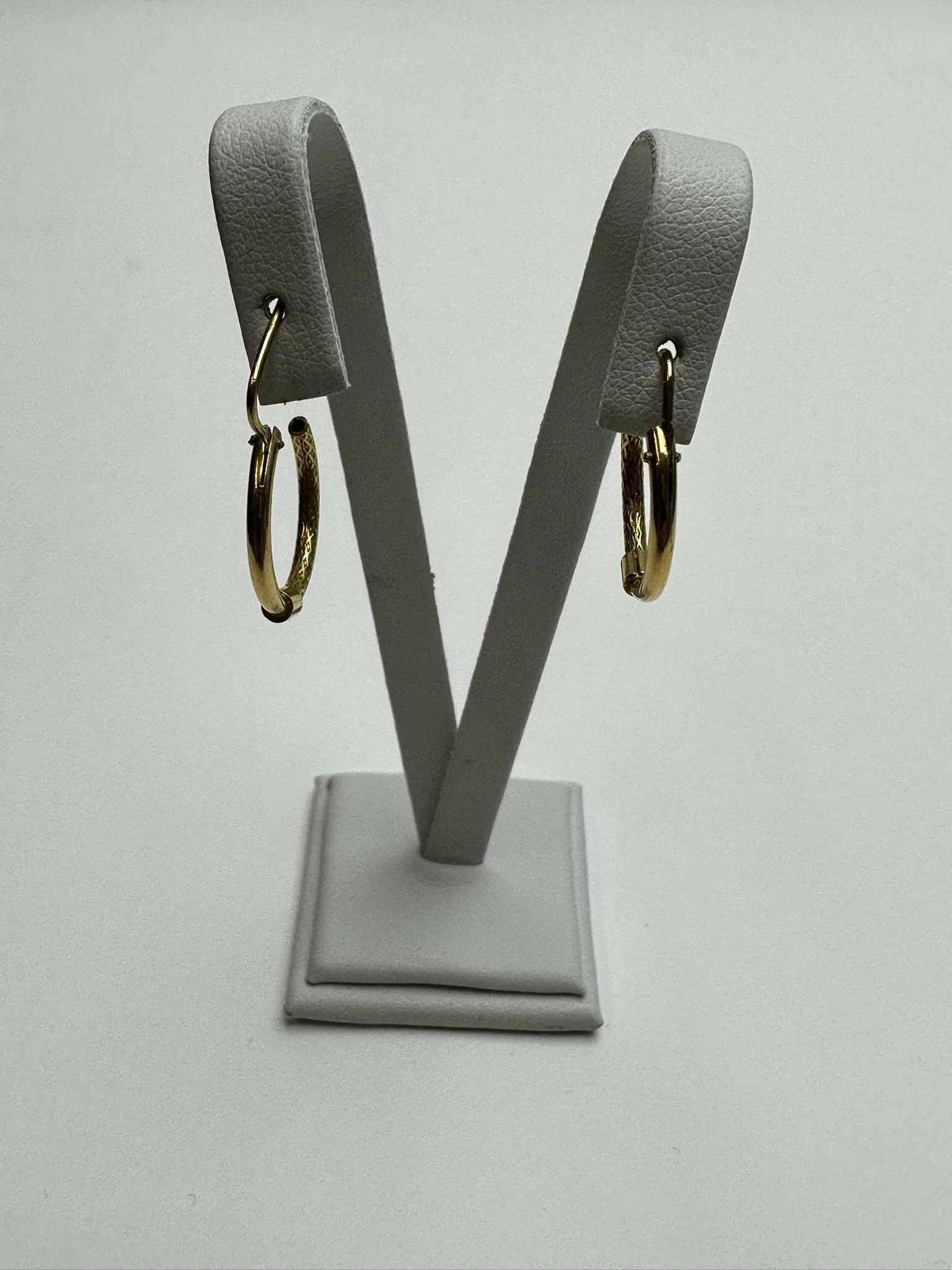 piekne-zlote-kolczyki-proba-750-kolbe-1a-pila