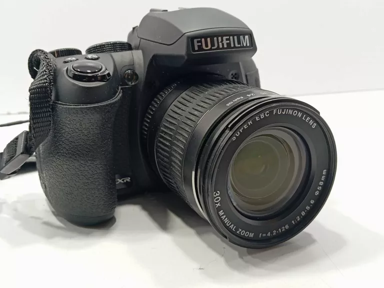 FUJIFILM HS 30