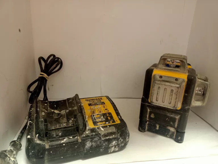 LASER KRZYŻOWY DEWALT DCE089G + AKUMULATOR CZERWONY LASER W SKRZYNCE