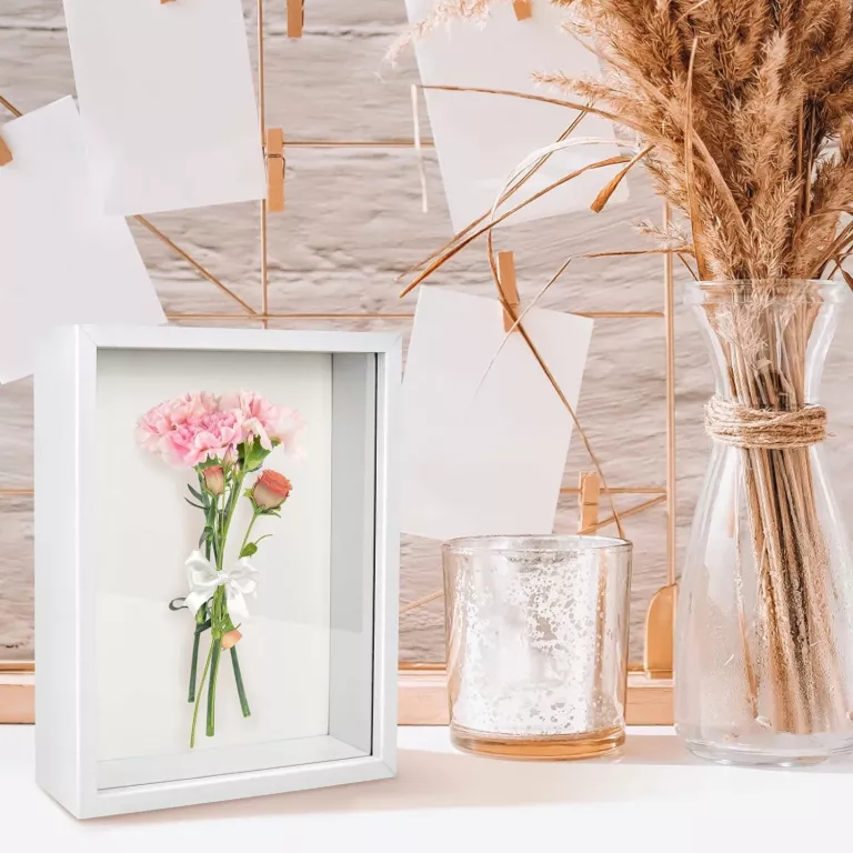 BIAŁA RAMKA NA ZDJECIA 3D Z SZYBĄ GŁĘBOKOŚĆ 4,5CM WYMIARY 31,5 CM X 22,5